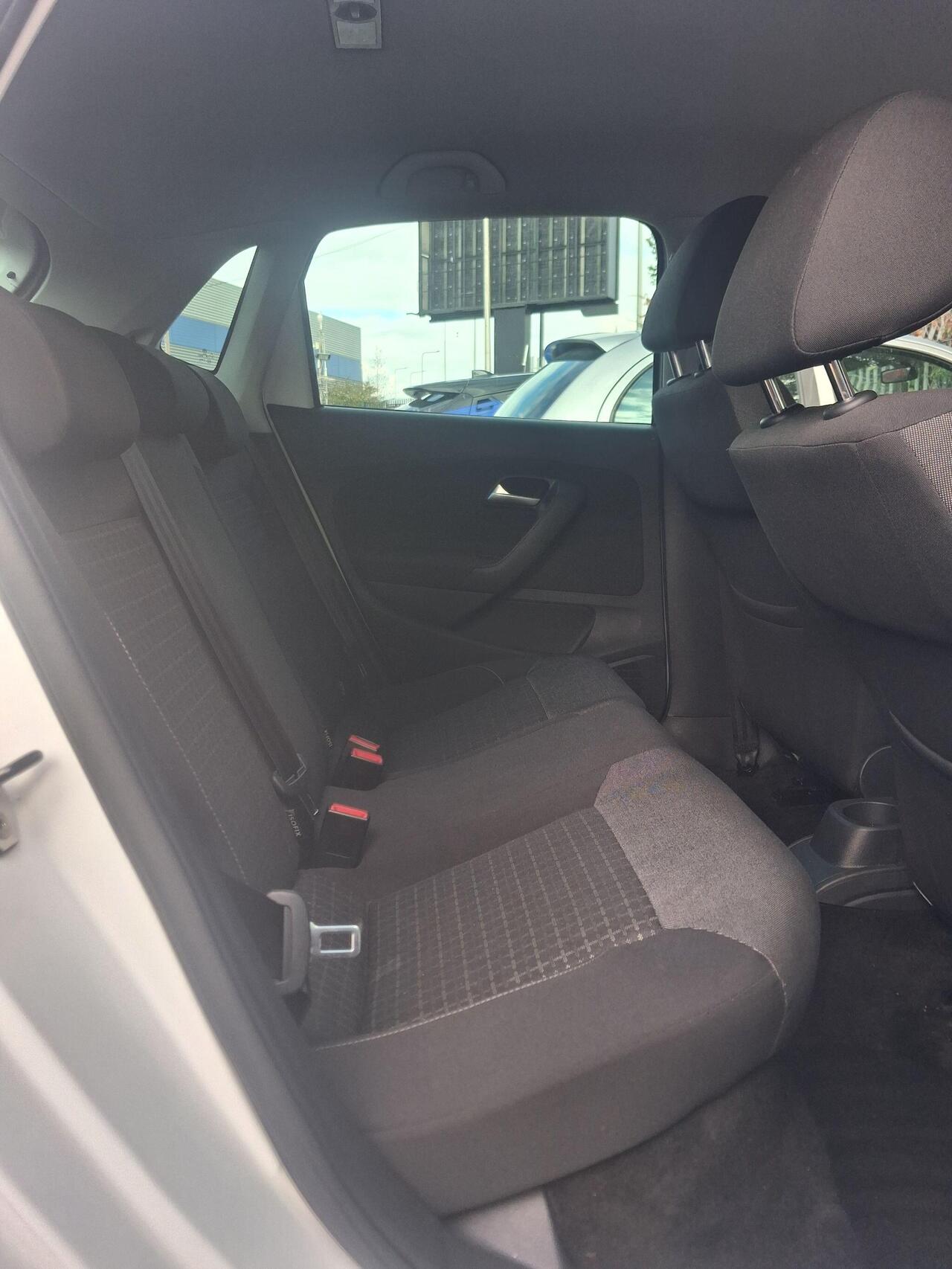 Volkswagen Polo — photo 25