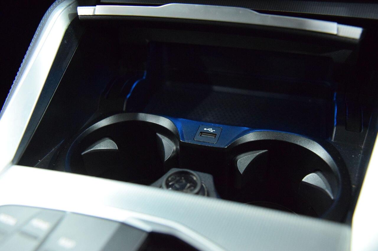 BMW i4 — photo 34