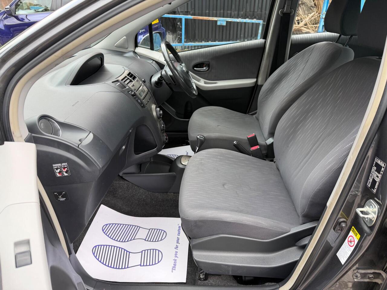 Toyota Yaris — photo 14
