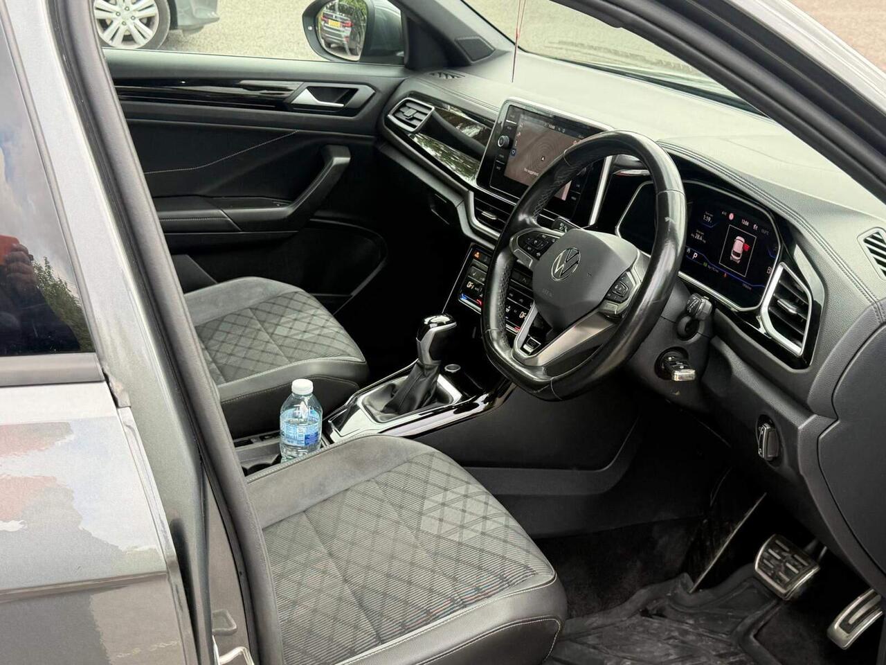 Volkswagen T-Roc — photo 9
