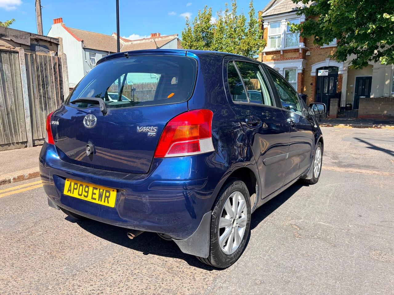 Toyota Yaris — photo 13