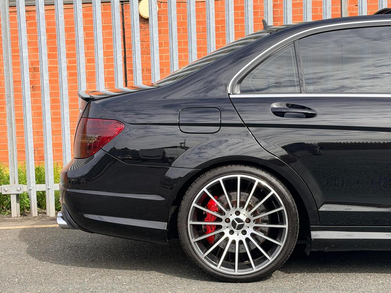 2013 Mercedes-Benz C Class 6.3 C63 V8 AMG SpdS MCT Euro 5 4dr, photo 5