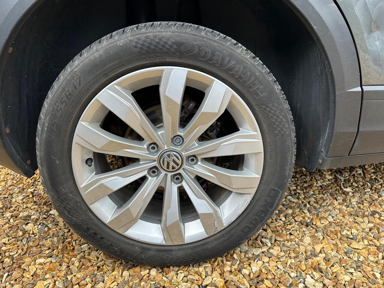 Volkswagen T-Roc — photo 26