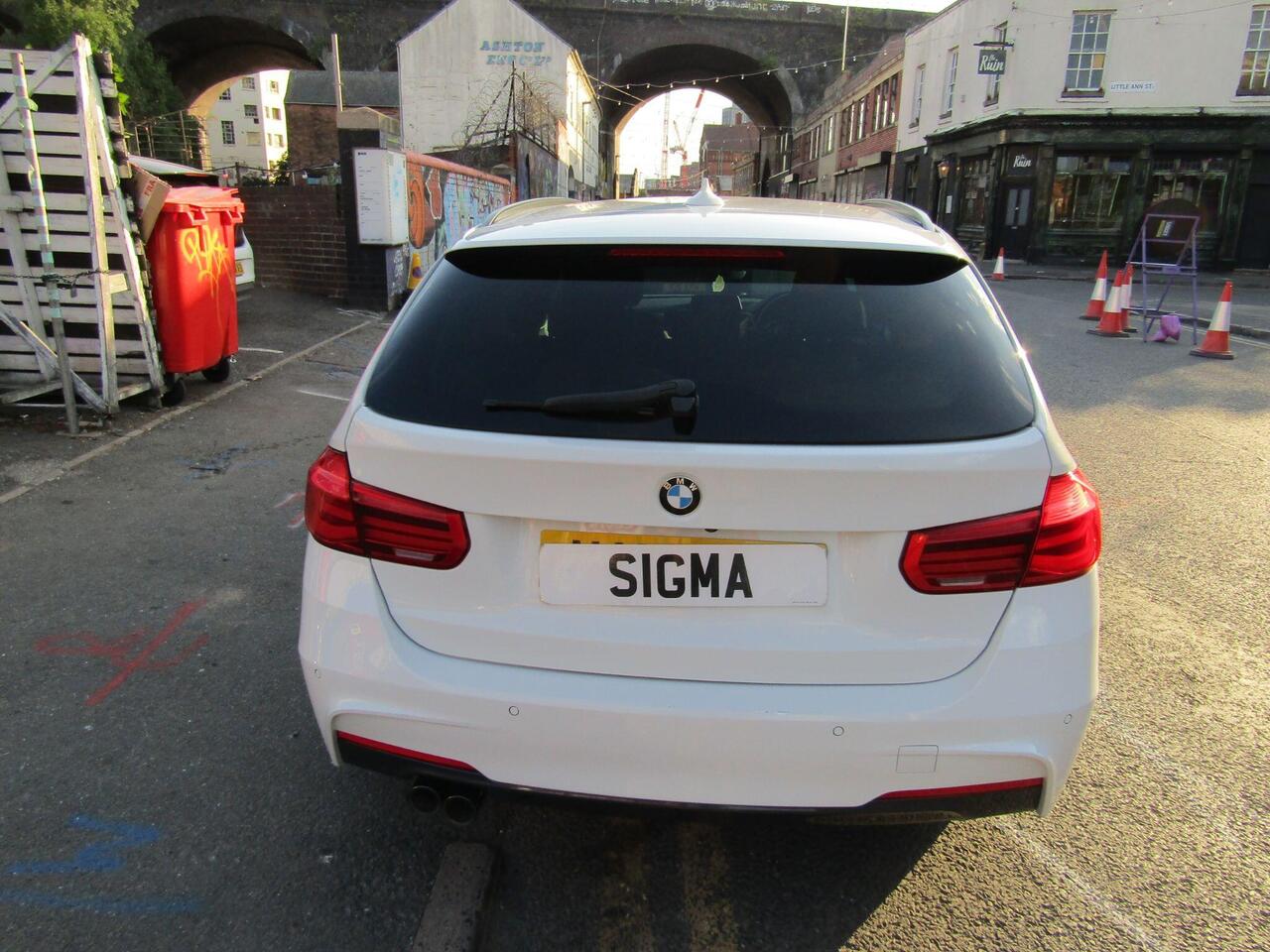 BMW 3 Series — photo 6