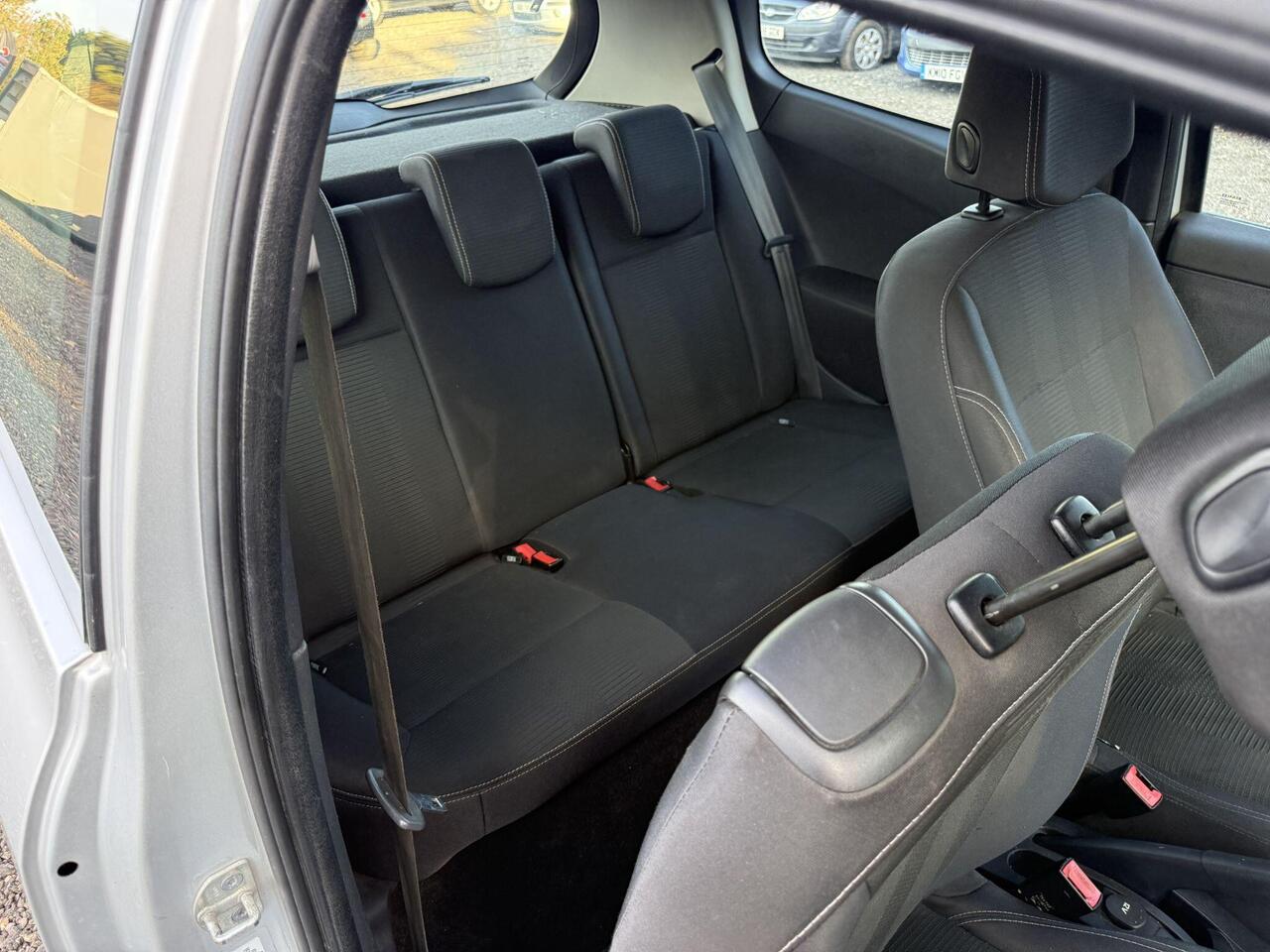 Renault Clio — photo 13