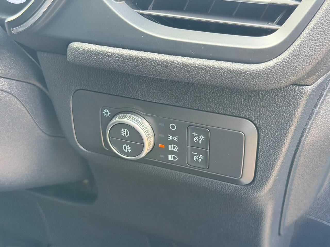 Ford Kuga — photo 45