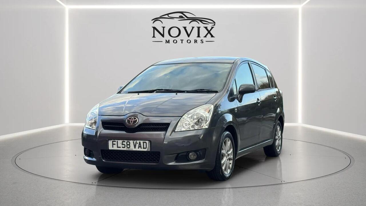 Toyota Corolla Verso — photo 14