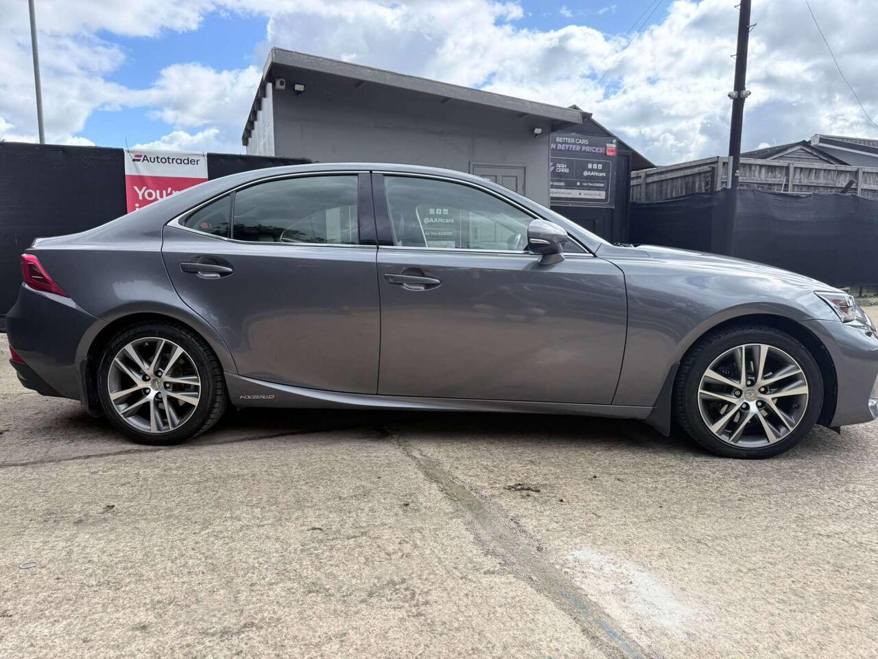 Lexus IS — photo 6