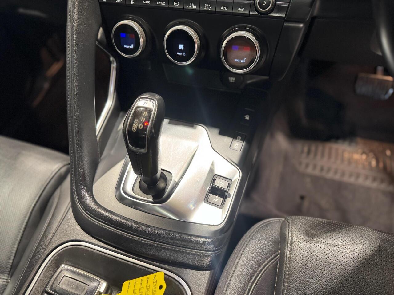 Jaguar E-PACE — photo 16