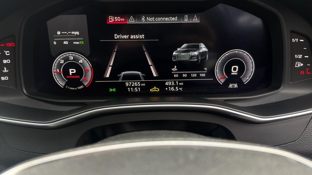 Audi A6 Saloon — photo 31