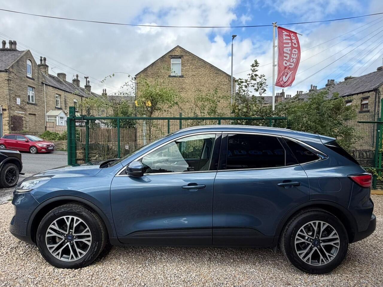 Ford Kuga — photo 8