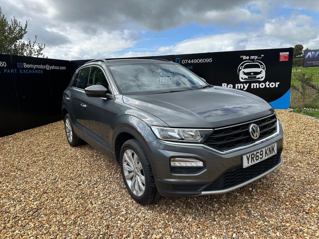 Volkswagen T-Roc — photo 6