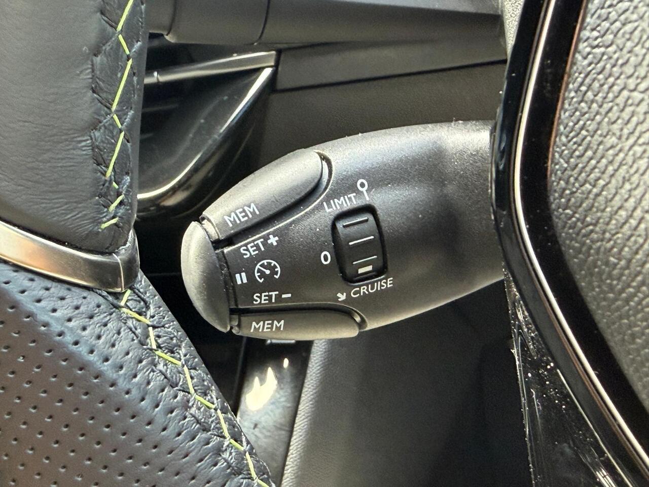 Peugeot 208 — photo 21