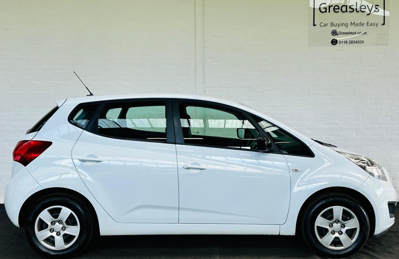Kia Venga — photo 7
