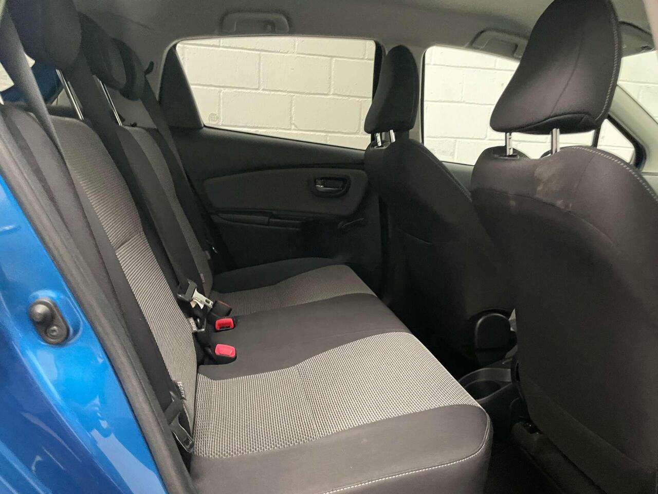 Toyota Yaris — photo 37