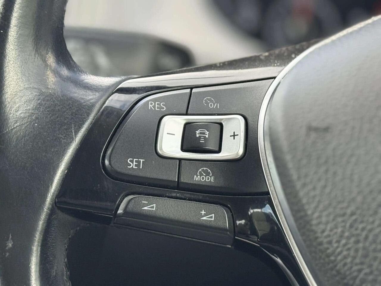 Volkswagen Golf — photo 31