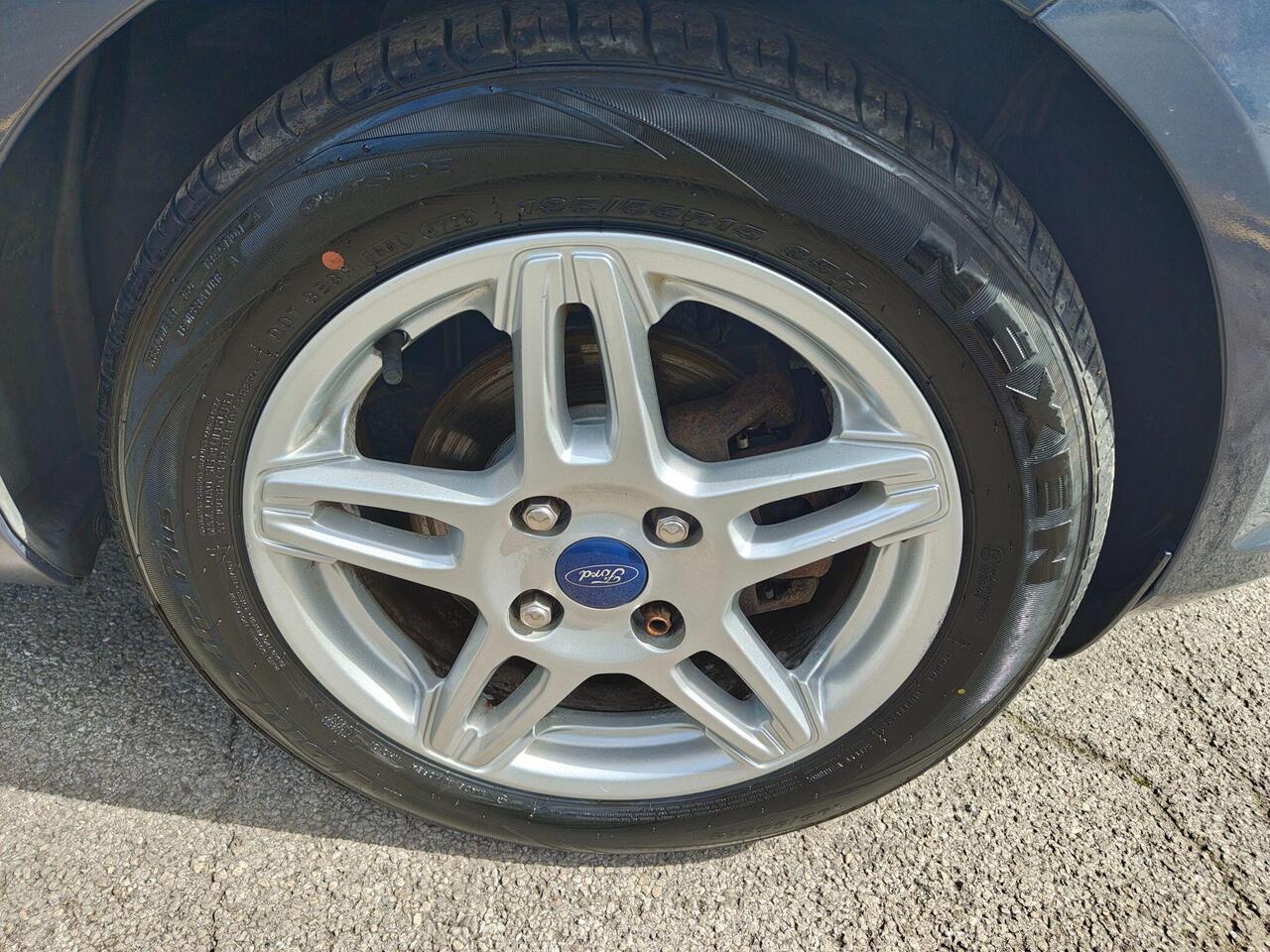 Ford Fiesta — photo 40
