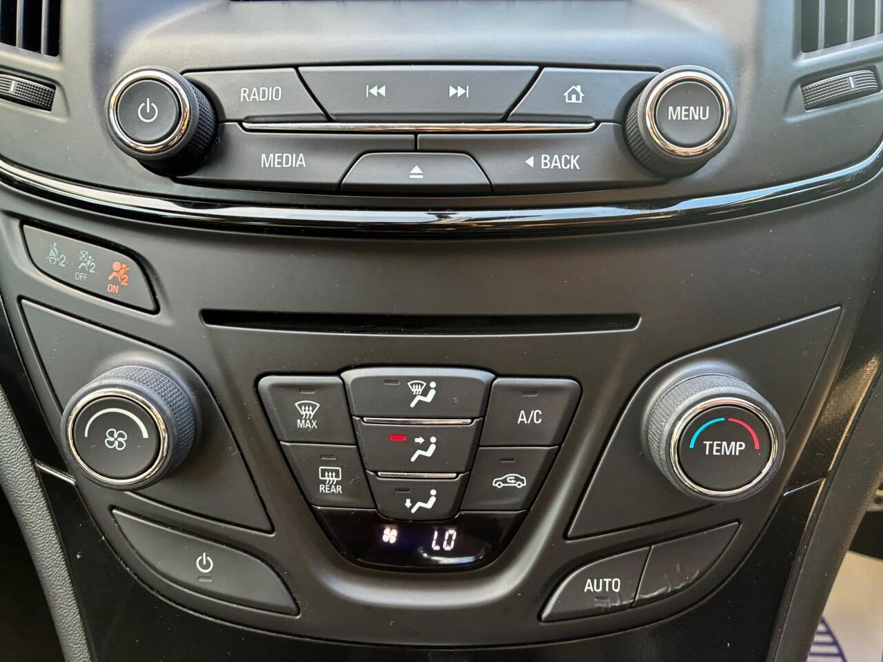 Vauxhall Insignia — photo 41