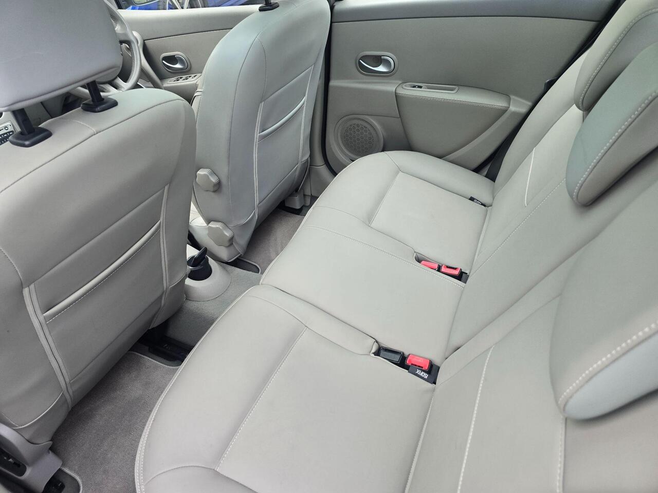 Renault Clio — photo 19