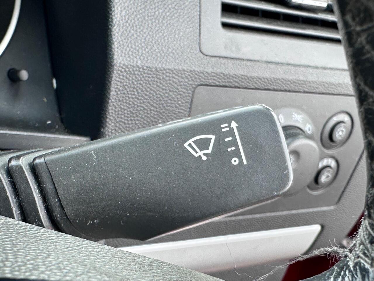 Vauxhall Zafira — photo 18