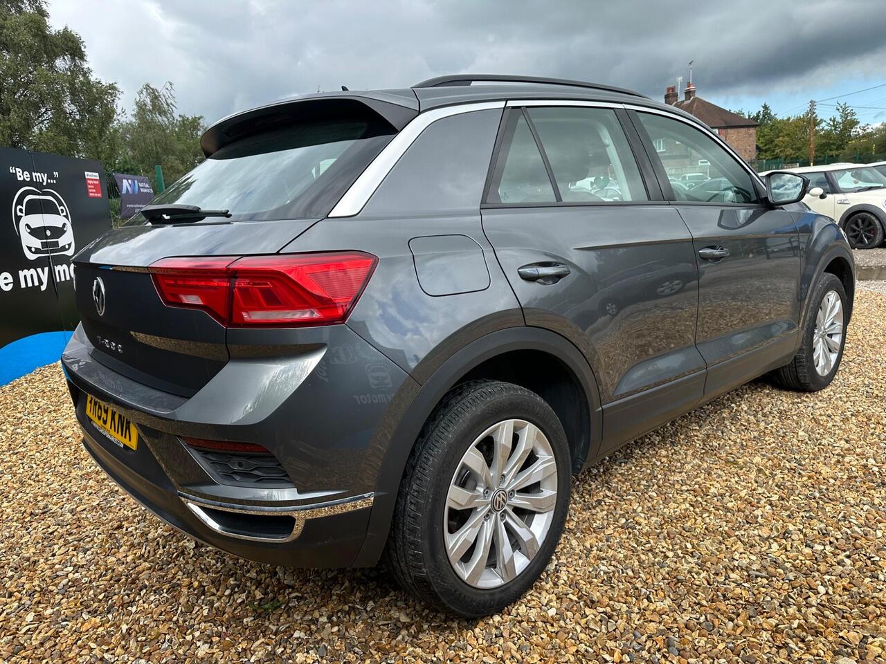 Volkswagen T-Roc — photo 12