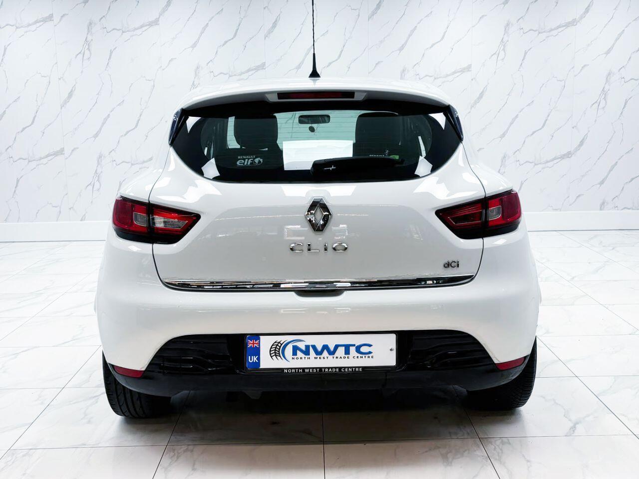 Renault Clio — photo 10