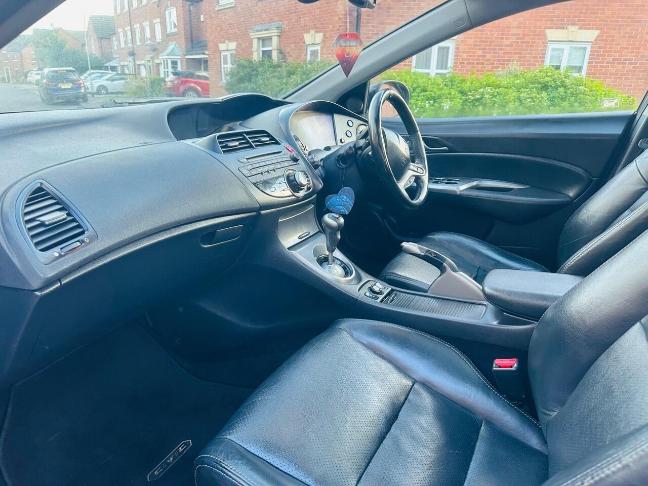 Honda Civic — photo 39
