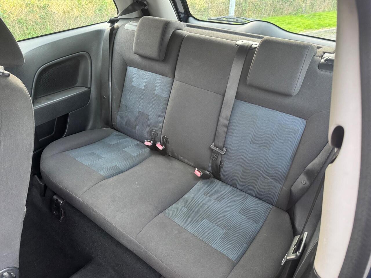 Ford Fiesta — photo 11