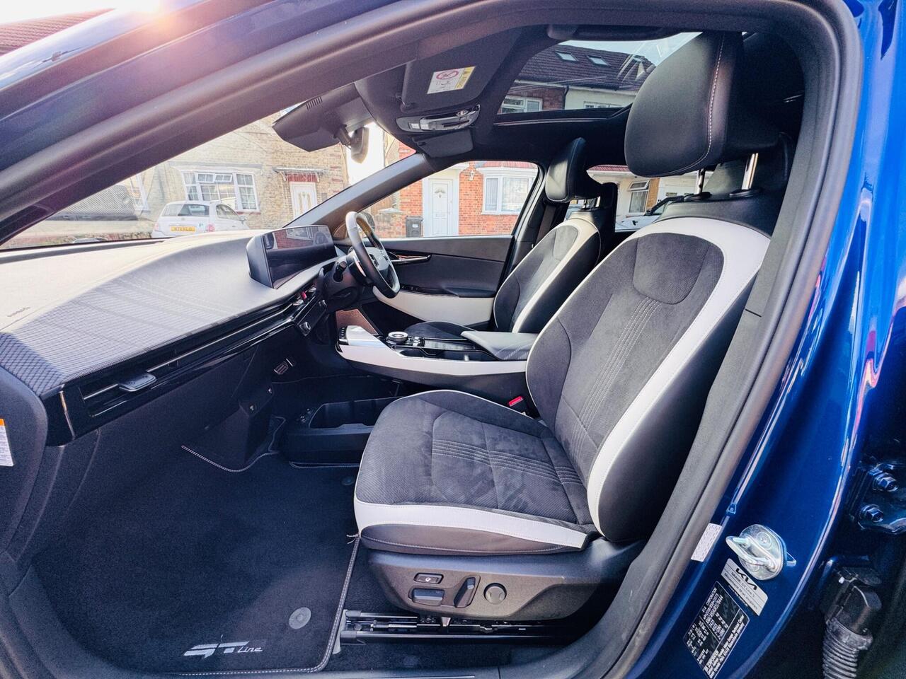 Kia EV6 — photo 30