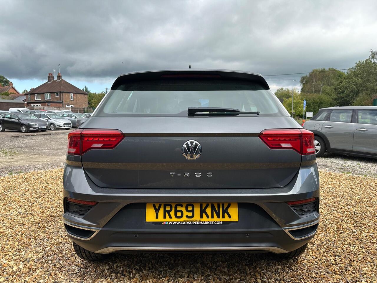 Volkswagen T-Roc — photo 10