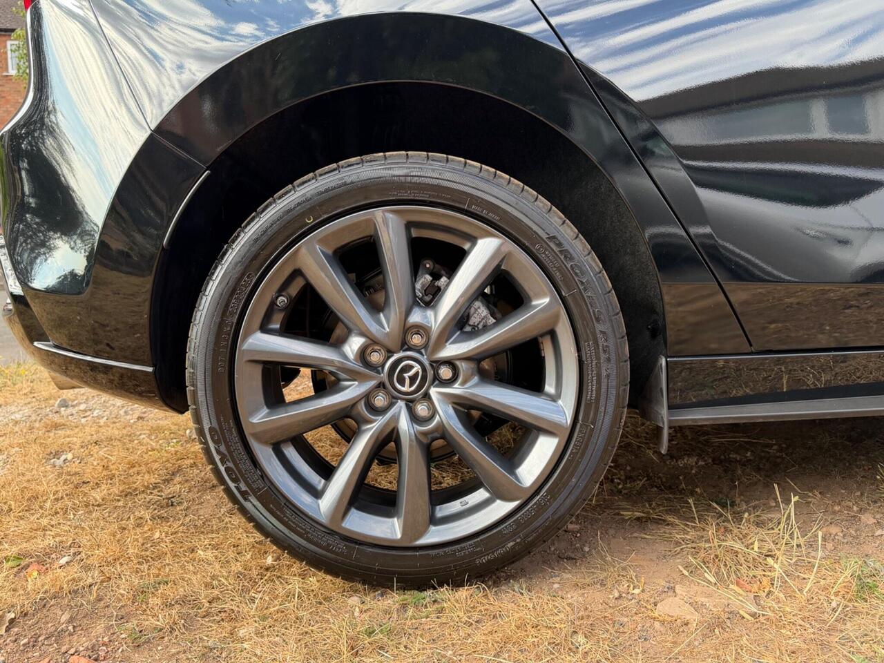 Mazda Mazda3 — photo 27