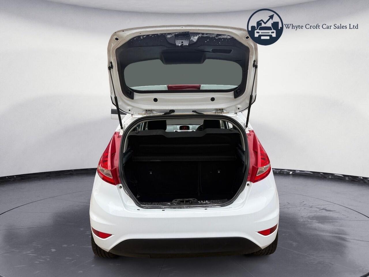 Ford Fiesta — photo 26