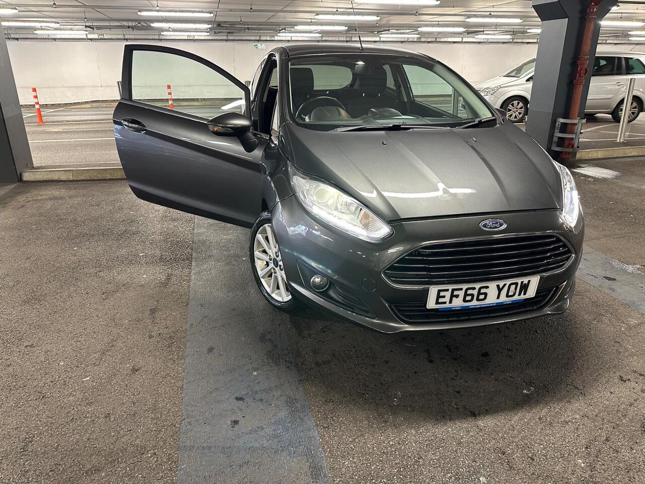 Ford Fiesta — photo 11