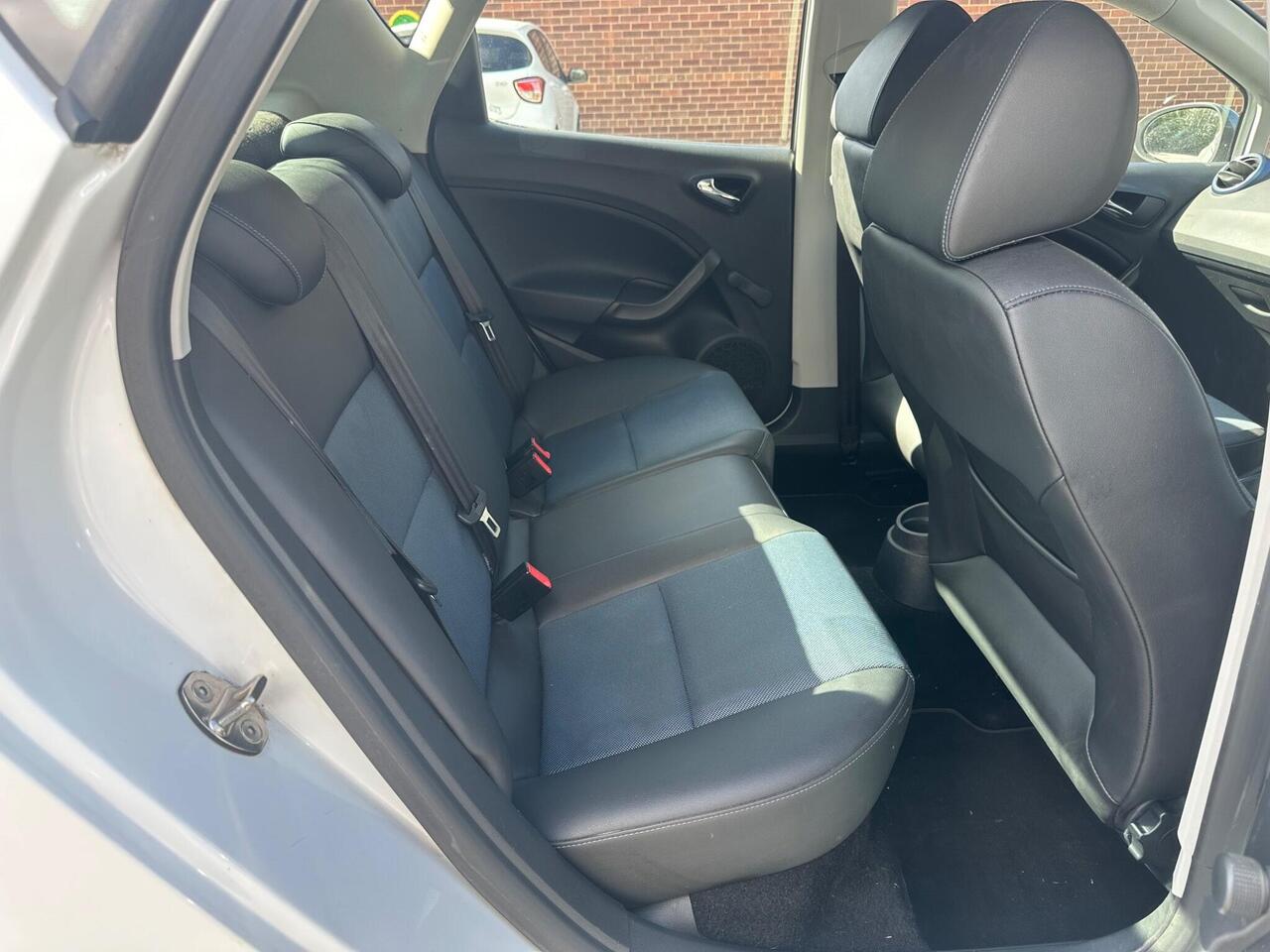 SEAT Ibiza — photo 10