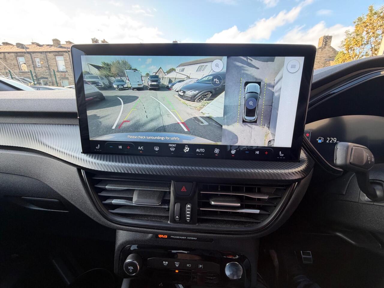 Ford Kuga — photo 16