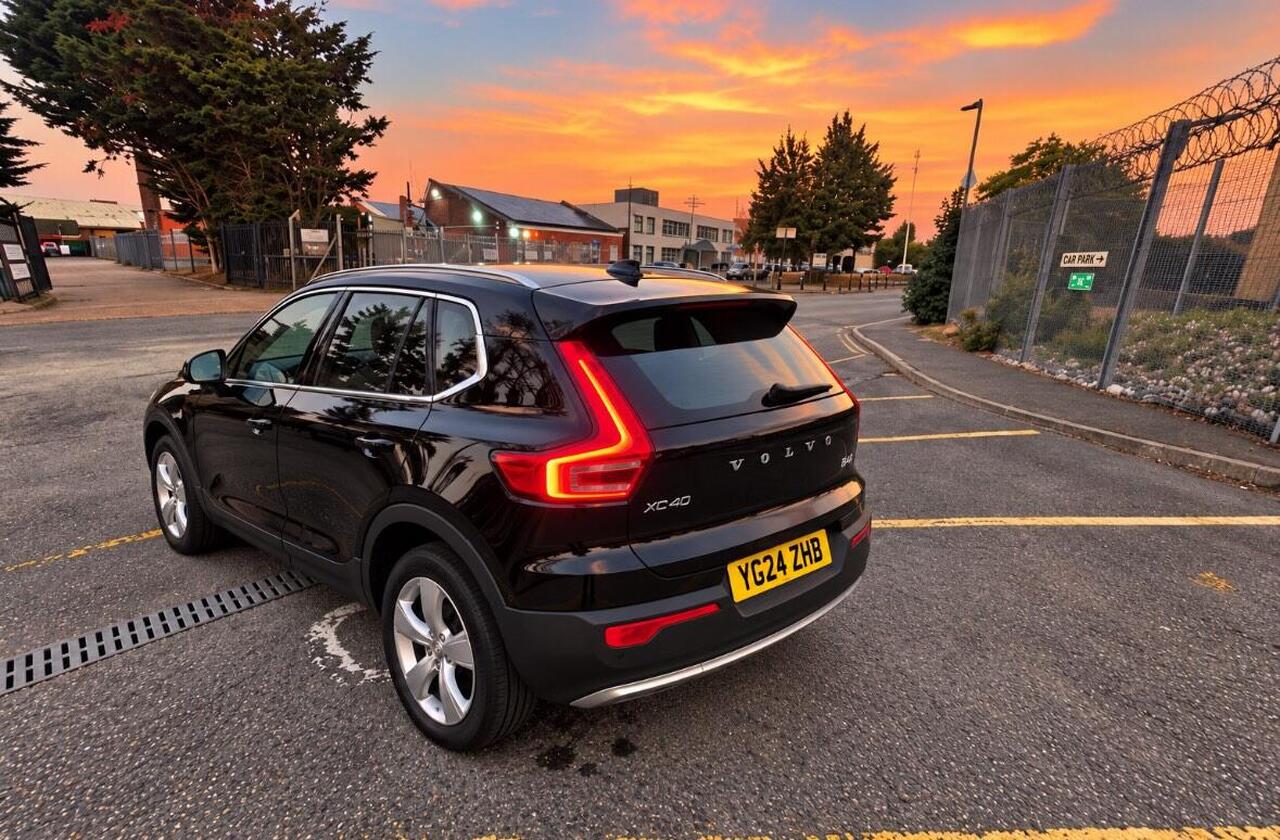 Volvo XC40 — photo 4