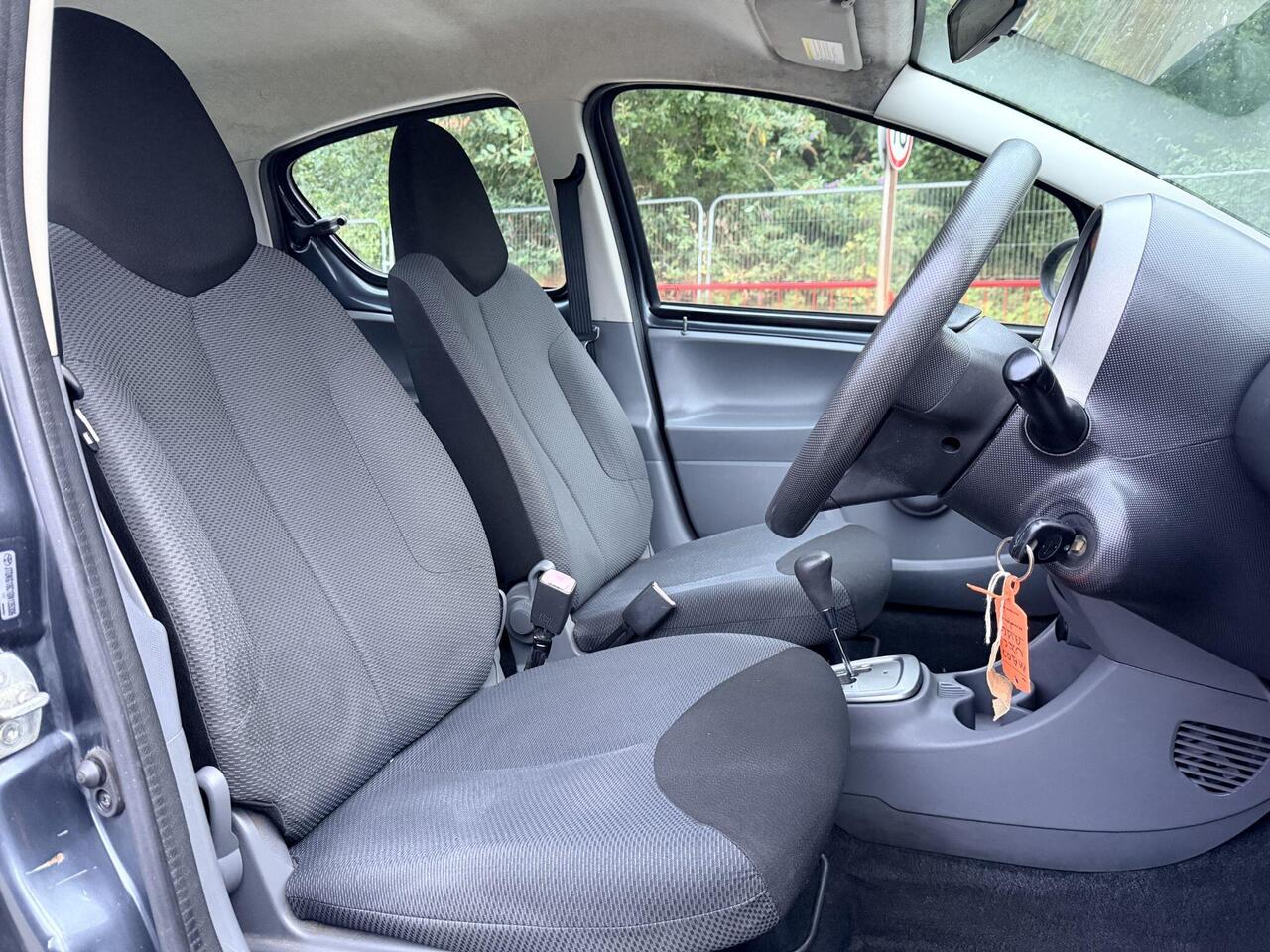 Toyota AYGO — photo 28