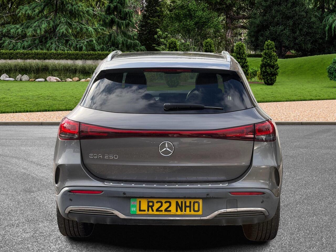 Mercedes-Benz EQA — photo 15