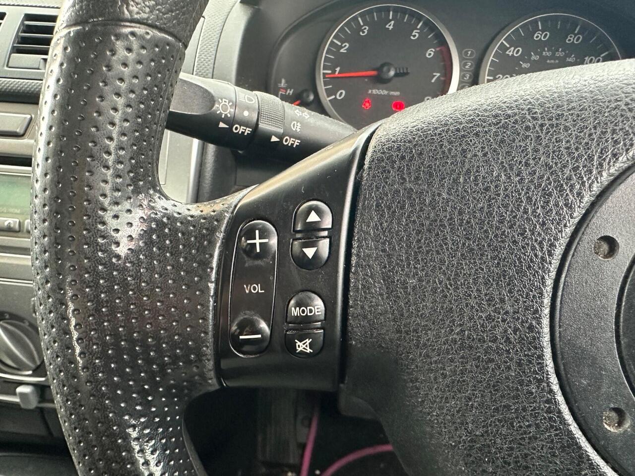 Mazda Mazda2 — photo 19