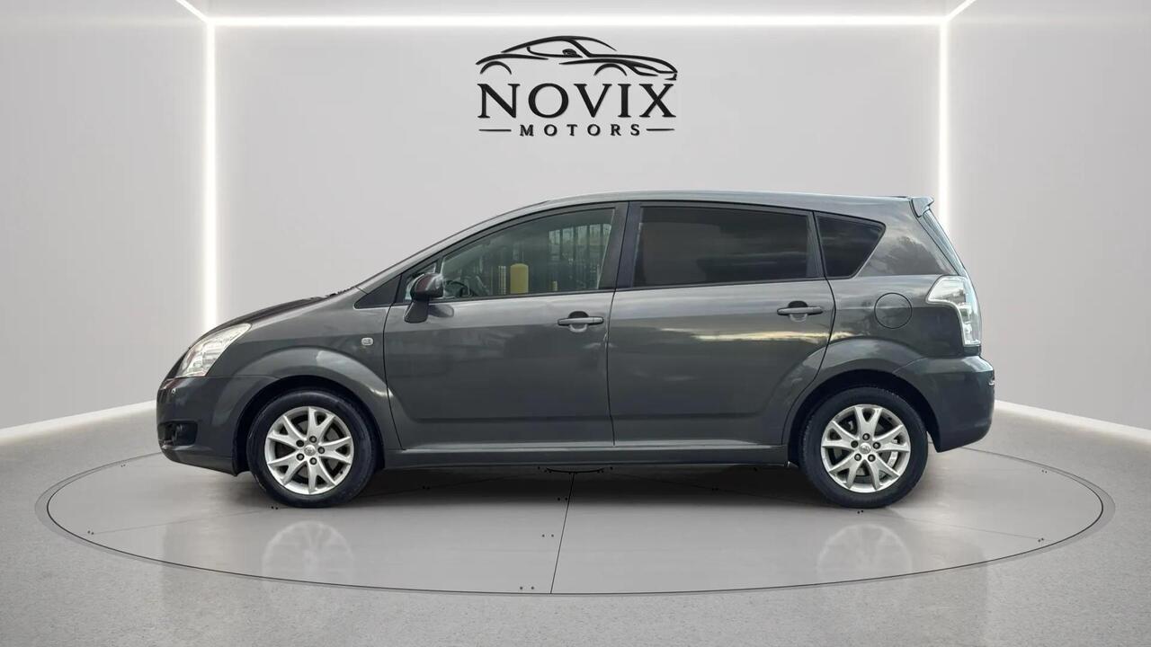 Toyota Corolla Verso — photo 17