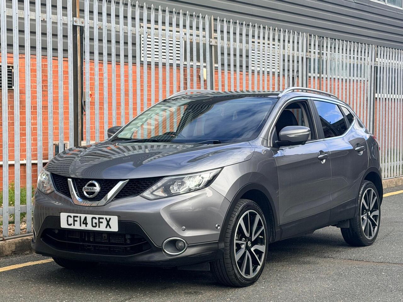 2014 Nissan Qashqai 1.6 dCi Tekna XTRON 2WD Euro 5 (s/s) 5dr, photo 8