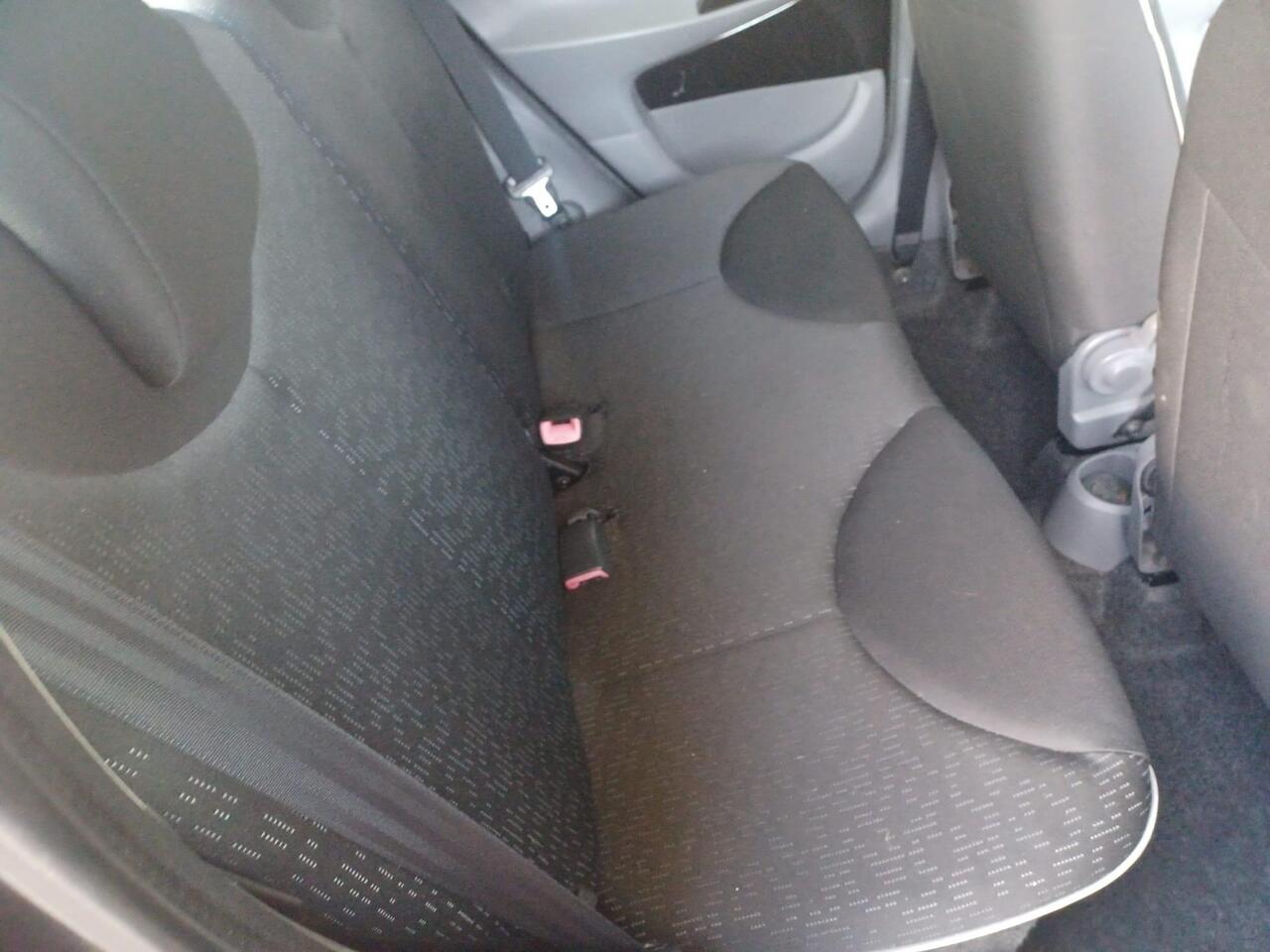 Peugeot 107 — photo 10