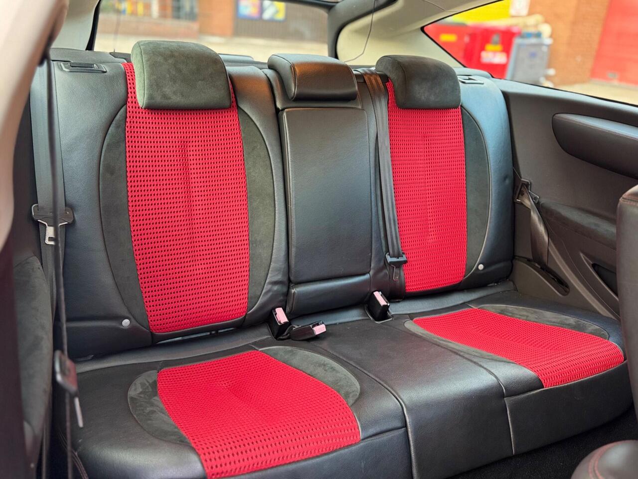 Citroen C4 — photo 13
