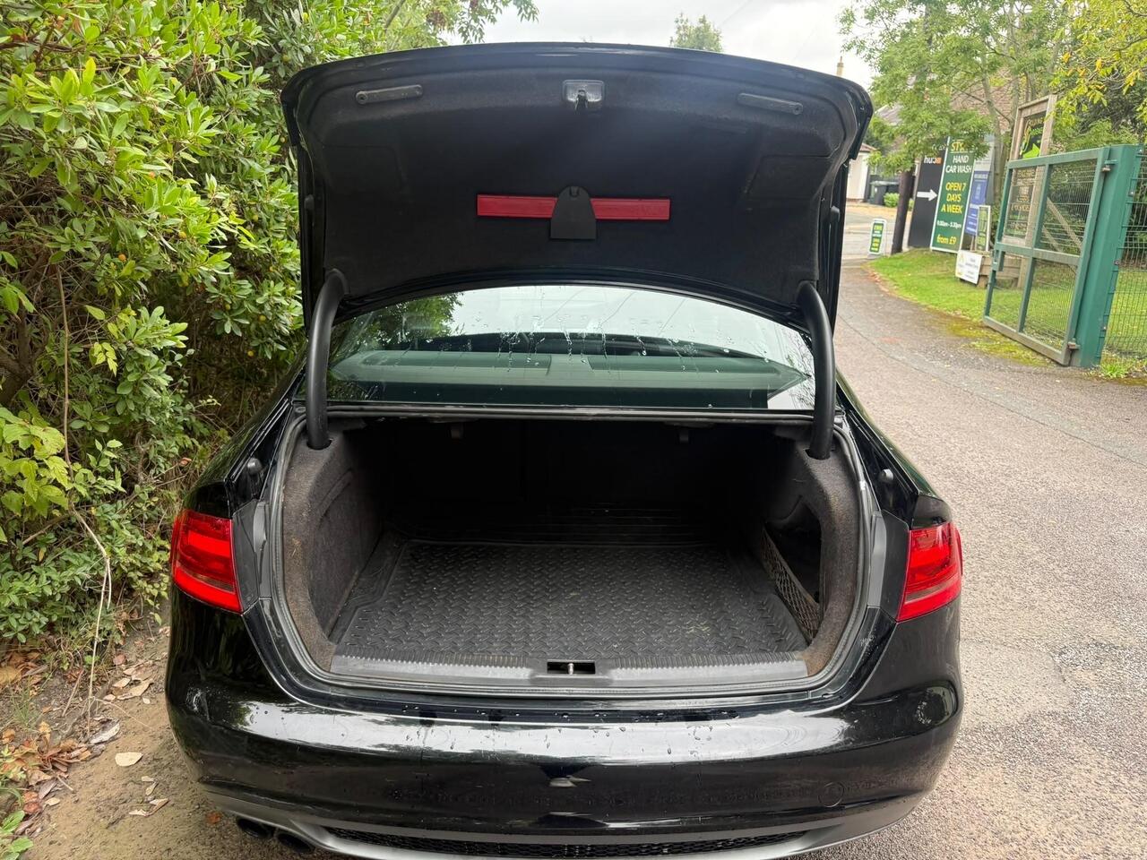 Audi A4 — photo 13