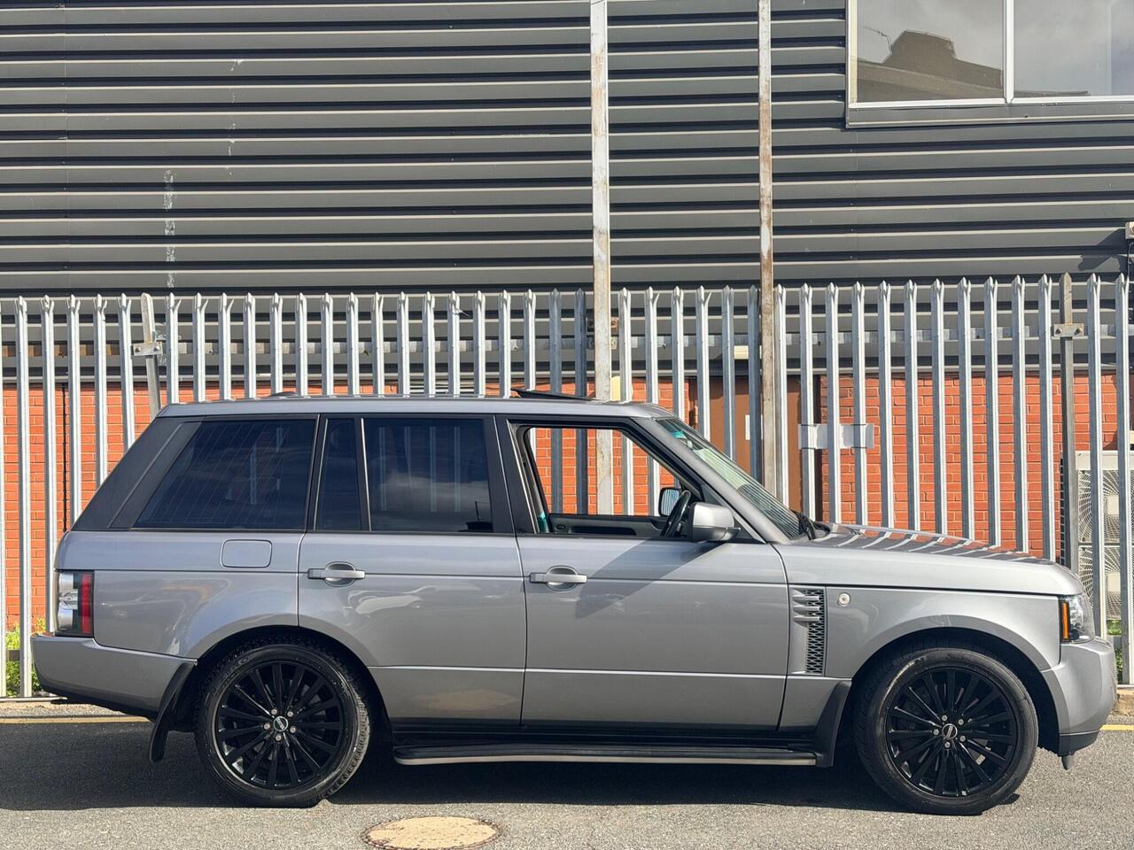 2012 Land Rover Range Rover 4.4 TD V8 Westminster Auto 4WD Euro 5 5dr, photo 2