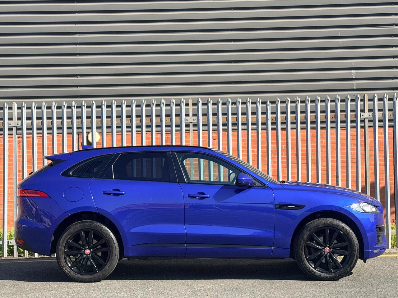 2017 Jaguar F-PACE 2.0 P250i R-Sport Auto AWD Euro 6 (s/s) 5dr, photo 2