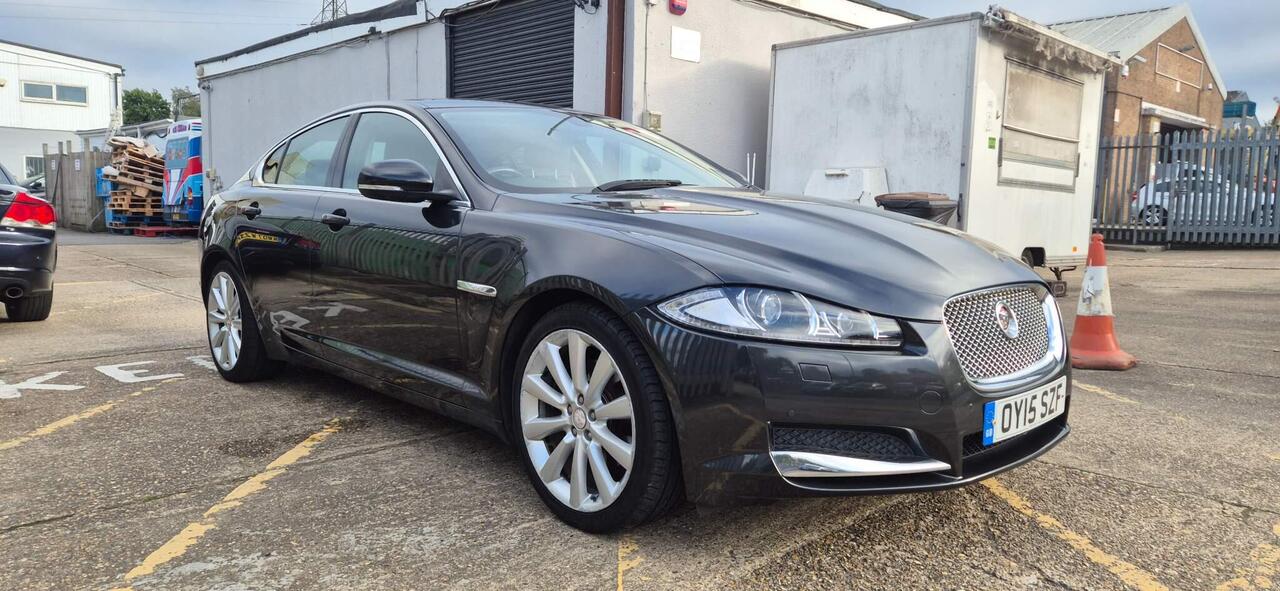 Jaguar XF — photo 4