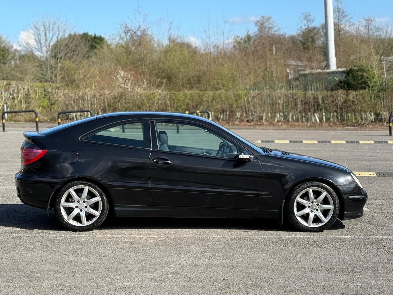 Mercedes-Benz C Class — photo 9