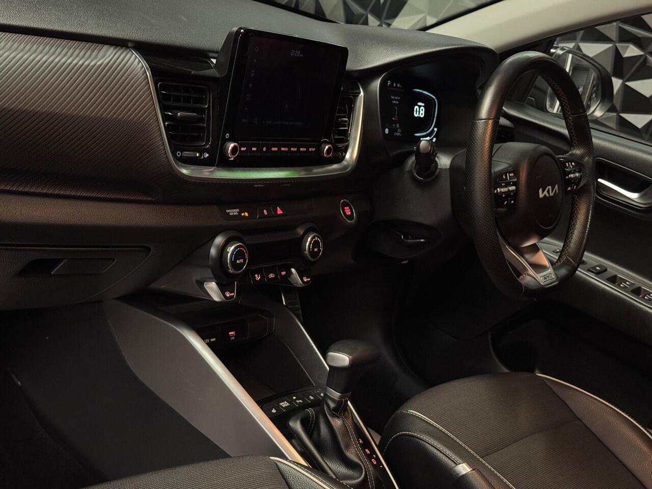 Kia Stonic — photo 5