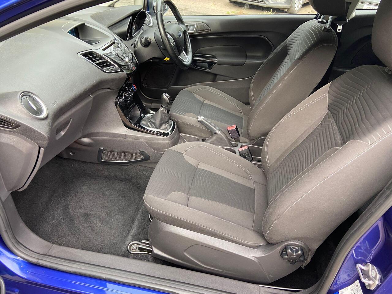 Ford Fiesta — photo 15